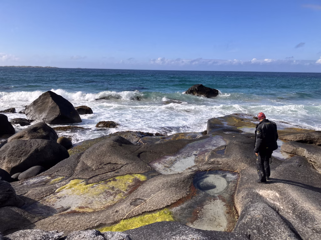 Uttakleivstrand - Drachenauge Lofoten Norwegen